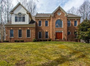 7042 Balmoral Forest Rd, Clifton, VA 20124