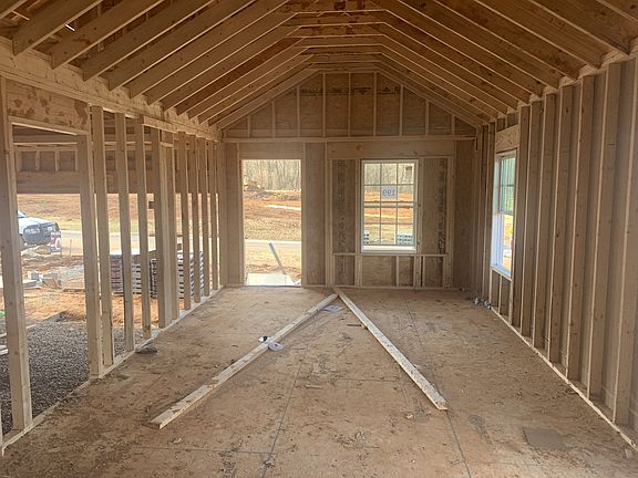 4th image of 199 Chalet Cir