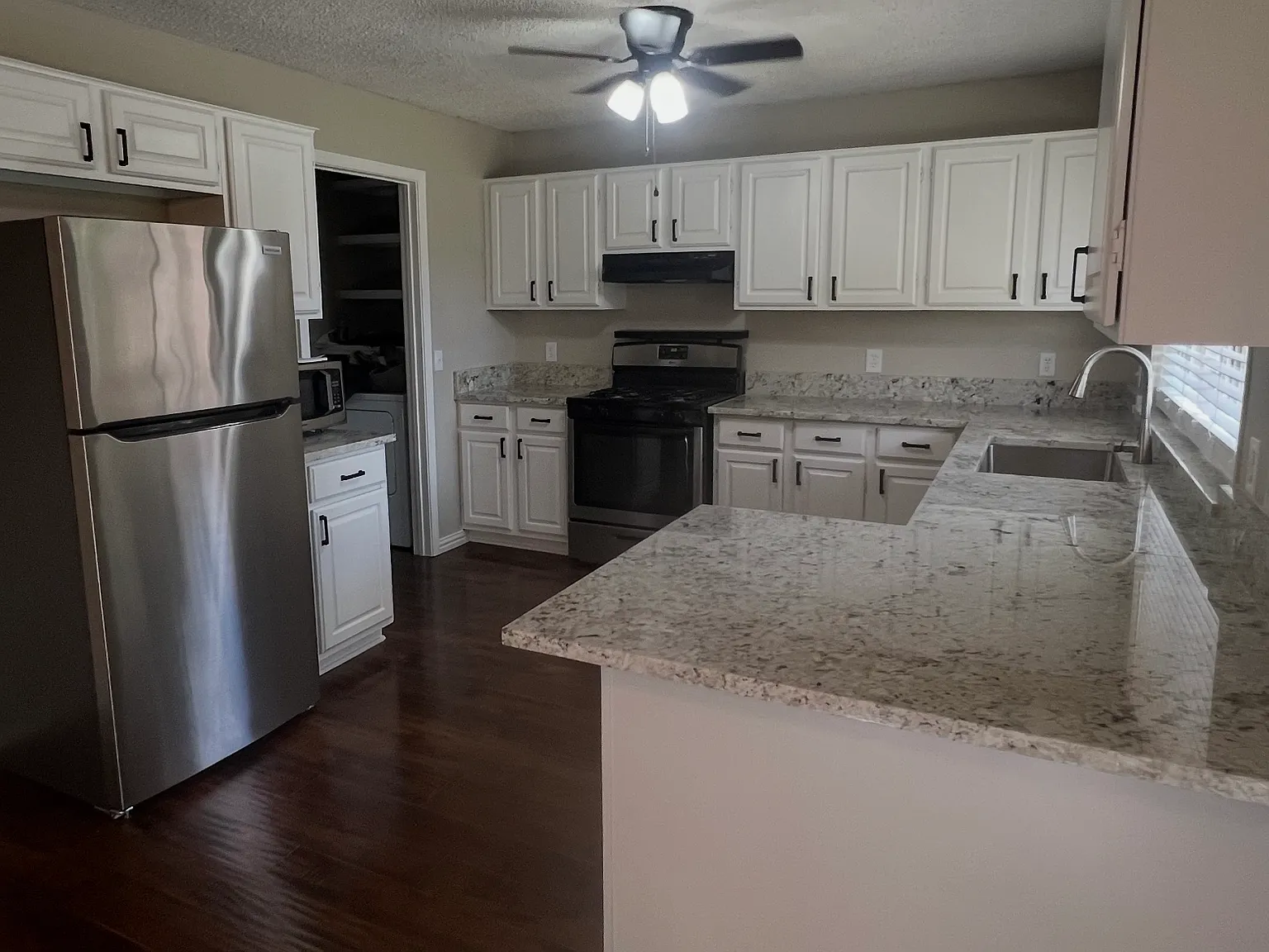 3 bed, 1485 sqft, $2,600 — Photo 2