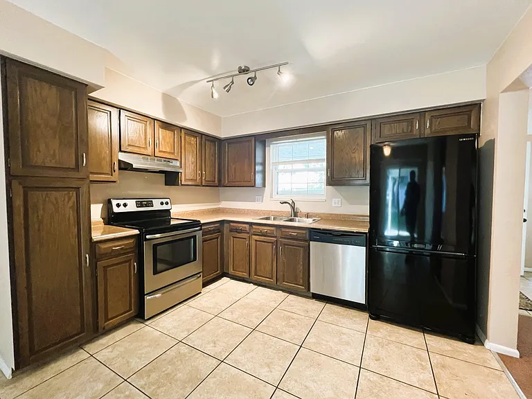 2826 S Wheeling Way — Photo 10