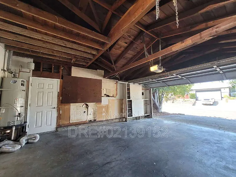 1325 Canterbury Dr — Photo 20