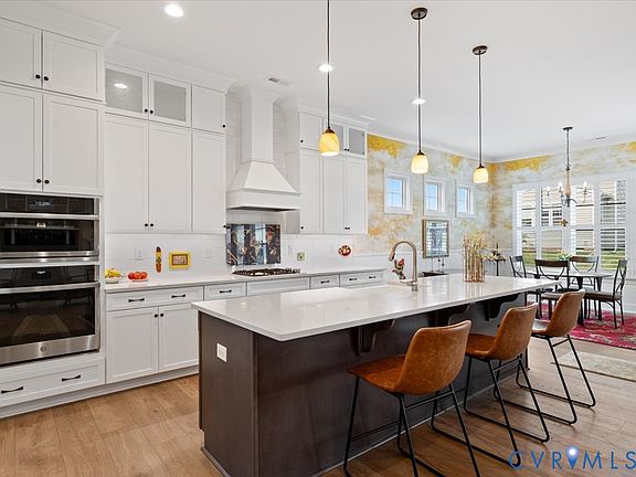 3rd image of 900 Landon Laurel Ln