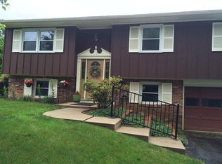 15 Fresh Meadow Dr, Lancaster, PA 17603