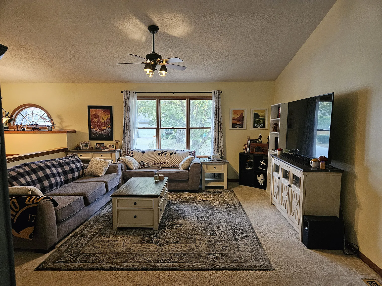 4 bed, 2013 sqft, $2,350 — Photo 3