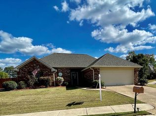 311 Fairview Dr, Brandon, MS 39047