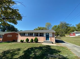 608 36th St NW, Roanoke, VA 24017