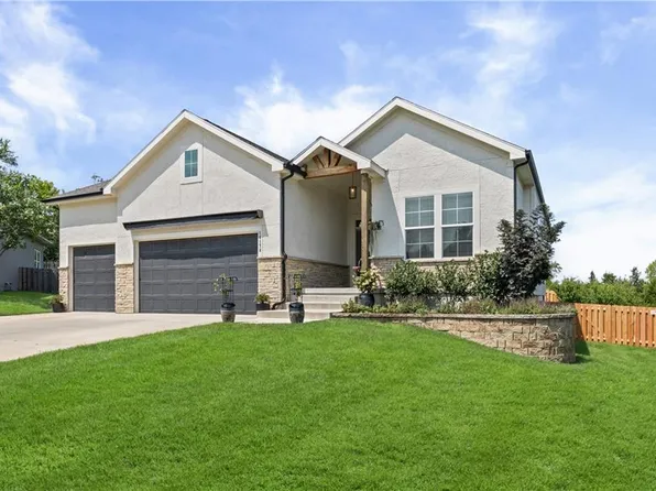 14178 S Pickering St, Olathe, KS 66061