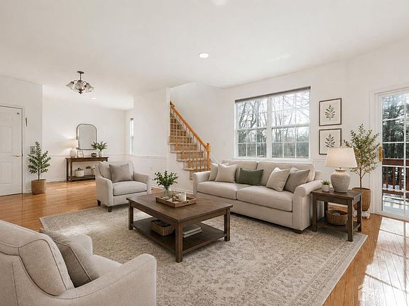 4th image of 16 Jensen Ct
