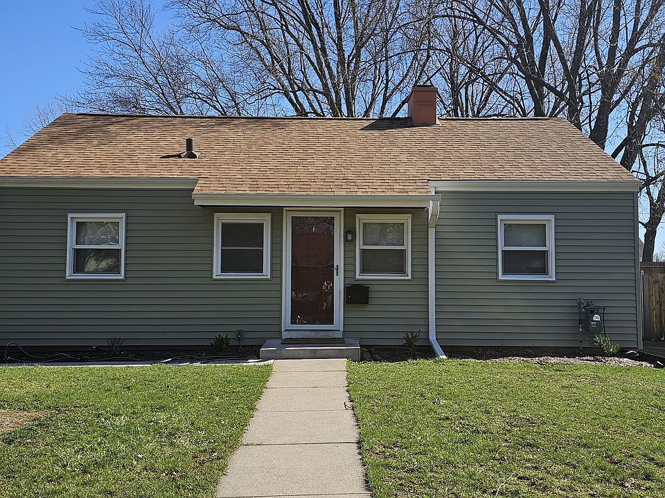 1st image of 2416 Cowern Pl E