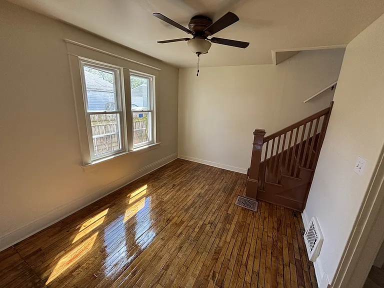 1214 W Ave S — Photo 9