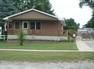 526 Corinth St, Saint Louis, MI 48880