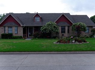 604 S 5th 1/2 St, Nederland, TX 77627
