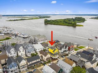 20 Center St #2022, Rumson, NJ 07760