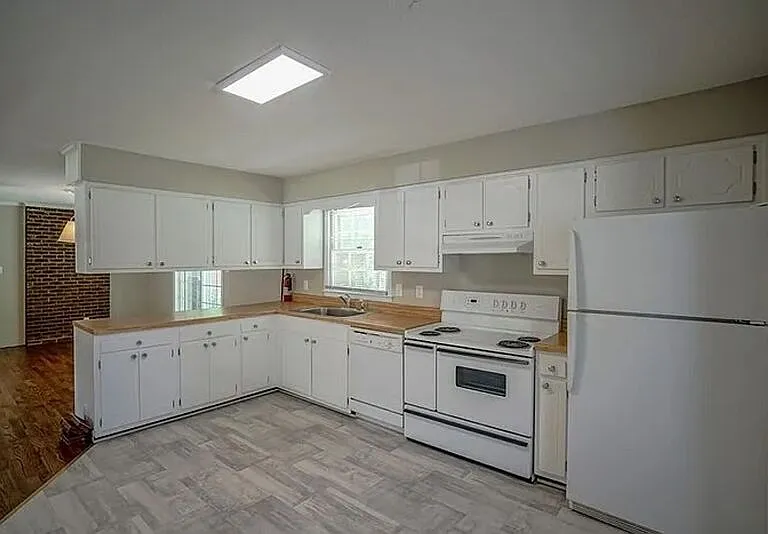 112 Old Meadowbrook Dr — Photo 9