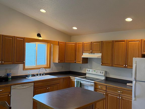 2nd image of 705 Maple Ave