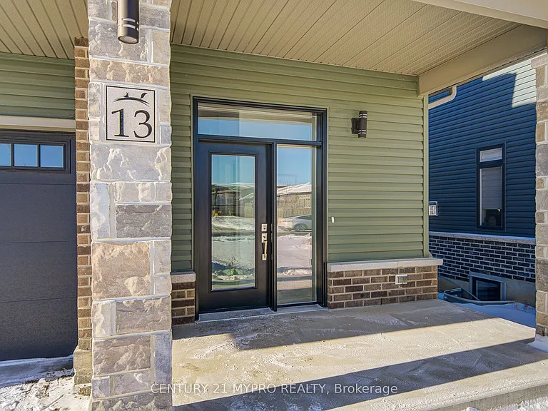 13 Lillys Ct — Photo 2