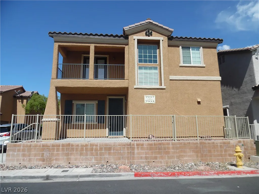 3 bed, 2.5 bath, 1342 sqft, $1,856 — Photo 1