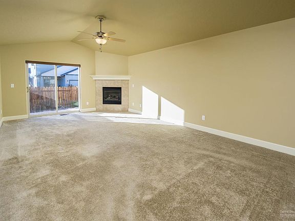 2nd image of 21273 Daylily Ave