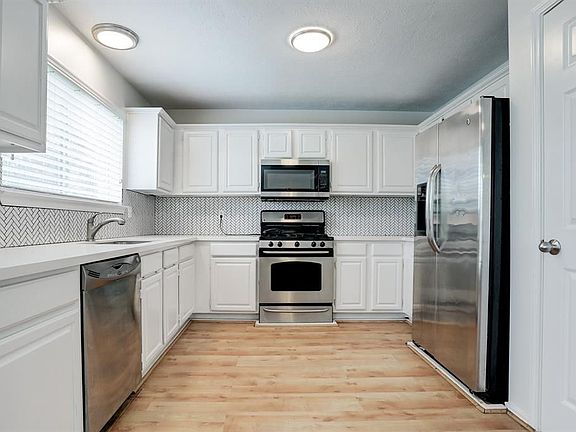 3rd image of 2605 S Mission Cir