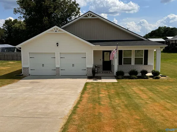 70 Leisure Ln, Arab, AL 35016