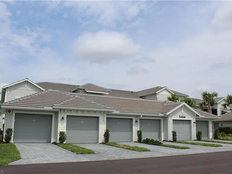 5466 Double Eagle Cir #3424 — Photo 2