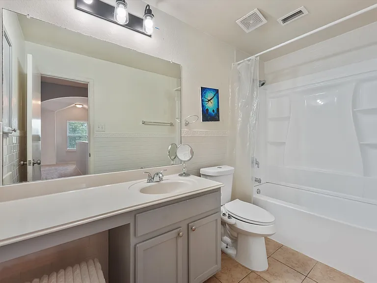 1006 Partridge Dr — Photo 2
