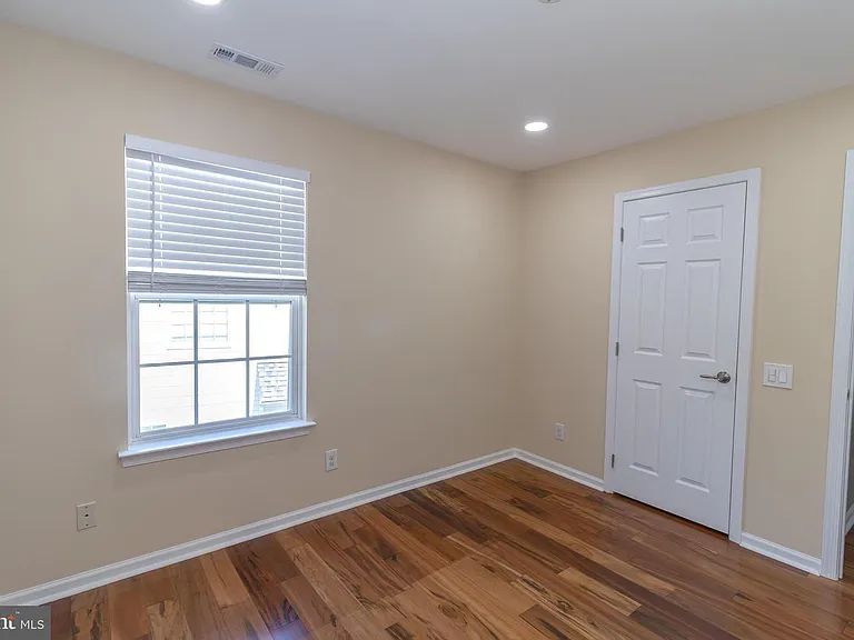 823 S Haines Cir — Photo 17