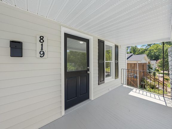 4th image of 819 Gerard St