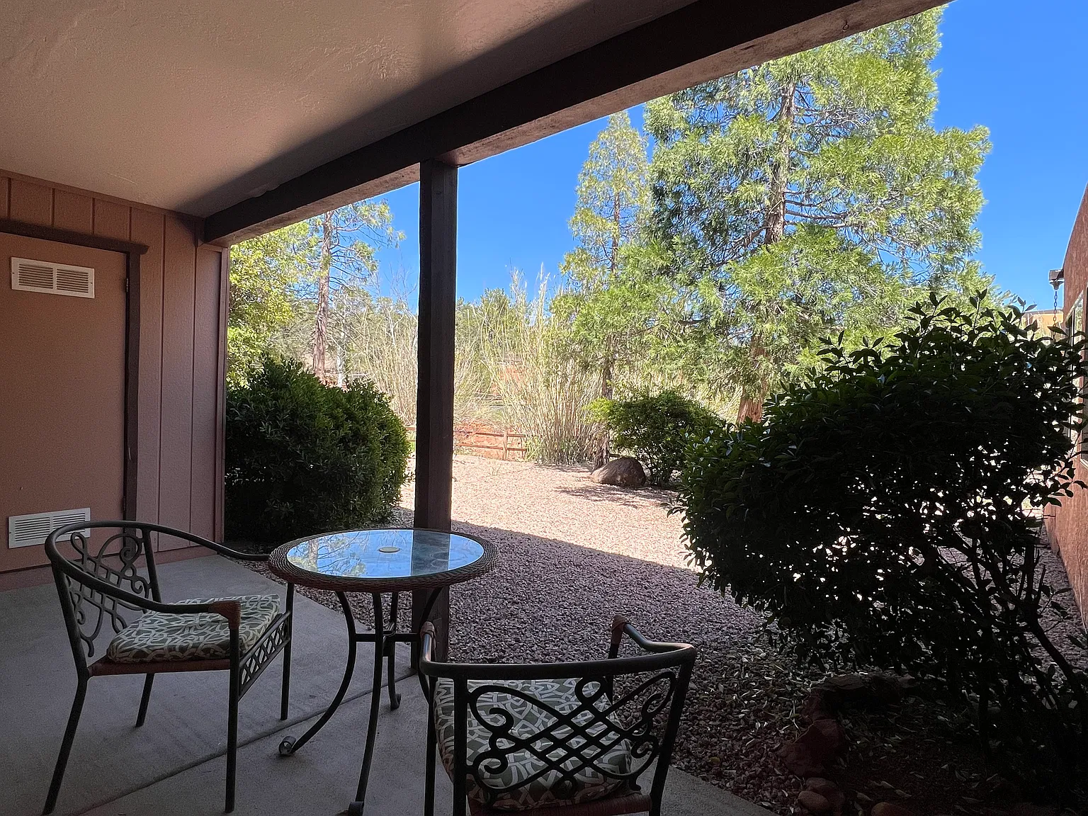 250 Sunset Dr — Photo 1