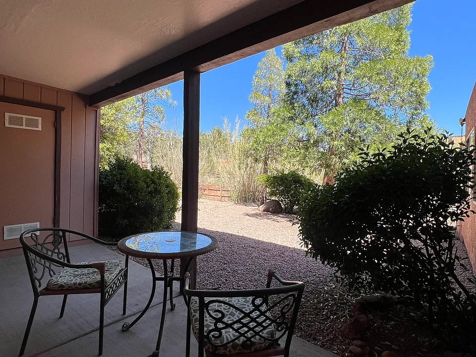 250 Sunset Dr #14