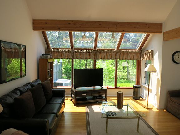 4th image of 8 Meetinghouse Cir #8