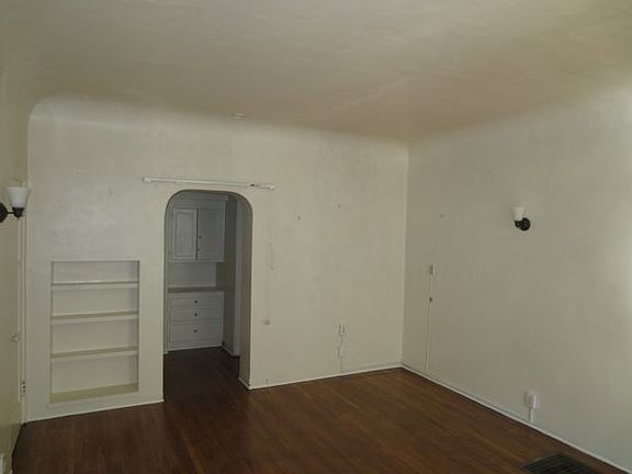 3rd image of 1425 Echo Park Ave APT 5