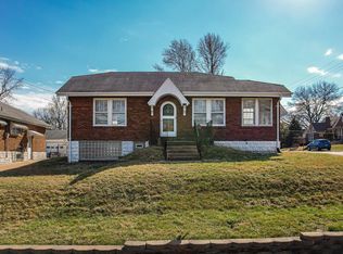 5912 Heege Rd, Saint Louis, MO 63123