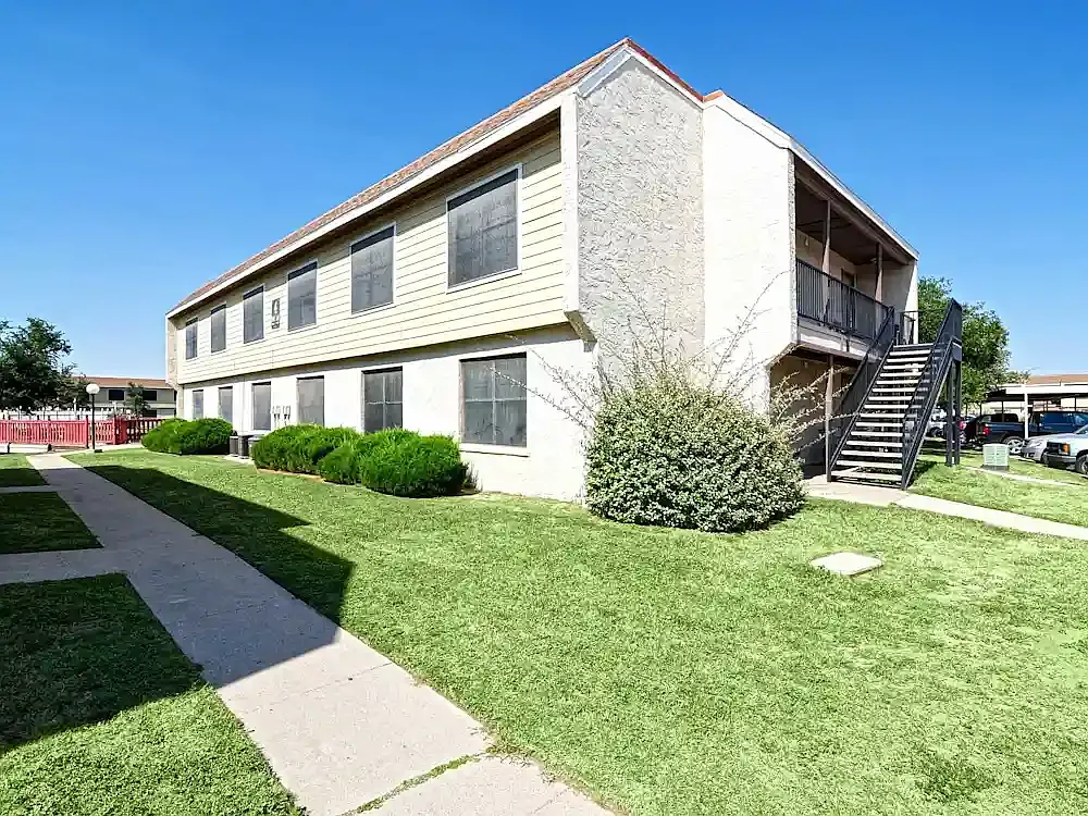 Silver Creek Apartments — Photo 3
