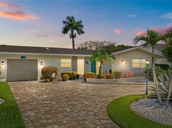 4116 Country Club Blvd, Cape Coral, FL 33904