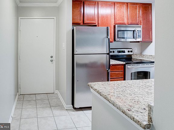 5th image of 15613 Horseshoe Ln