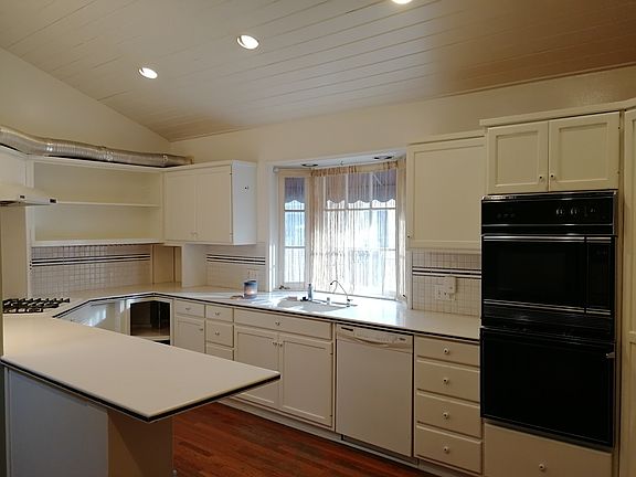 2nd image of 436 N San Marino Ave