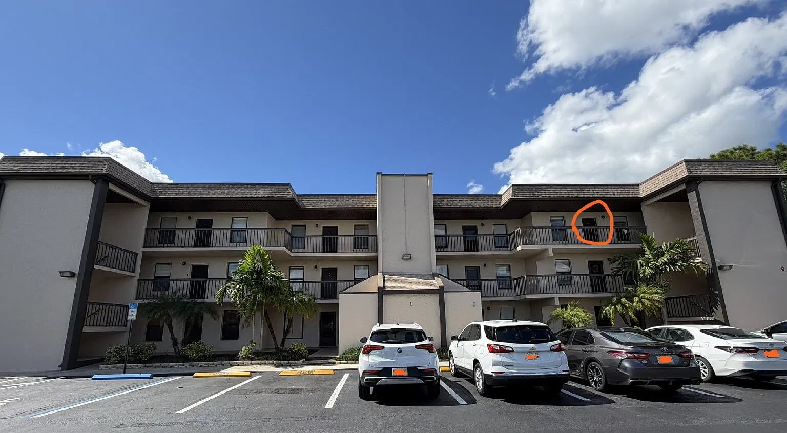 2 bed, 2.0 bath, 1032 sqft, $1,200 — Photo 1