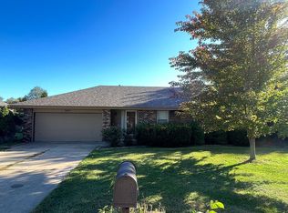 2444 W Swallow St, Springfield, MO 65810