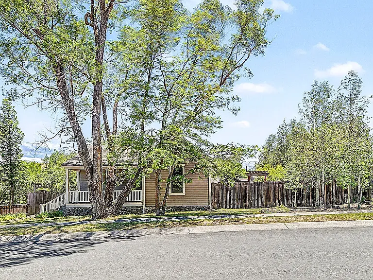 725 W Summit Ave — Photo 17
