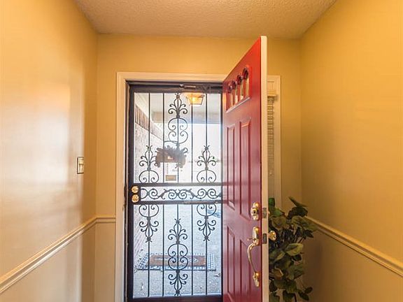 3rd image of 738 Cairn Creek Dr