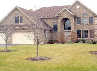 6935 Longmoor Dr, Crystal Lake, IL 60014