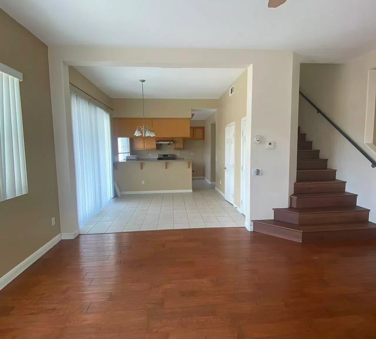 4 bed, 2.5 bath, 1684 sqft, $3,300 — Photo 4