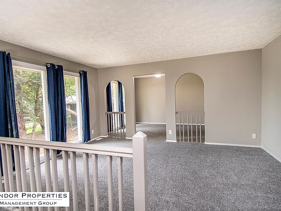 4th image of 611 S 151st Cir