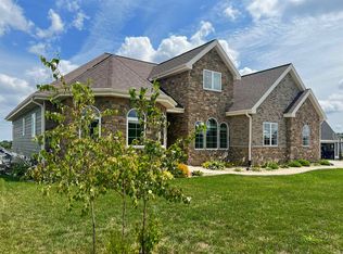 1028 Brynhill Dr, Oregon, WI 53575