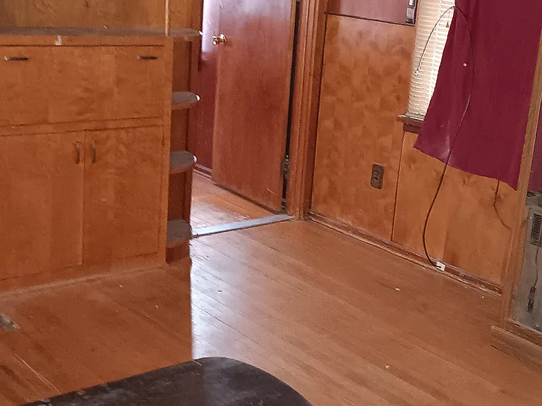 225 S Cleveland St — Photo 6