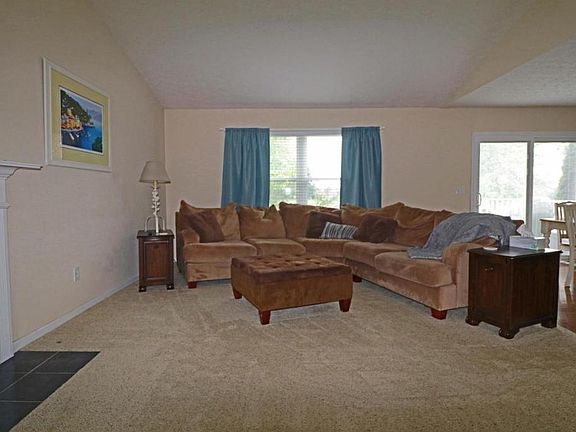 3rd image of 732 Woodington Dr