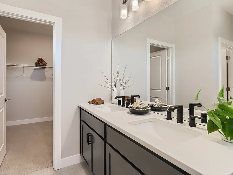 2050 Ballyneal St — Photo 1