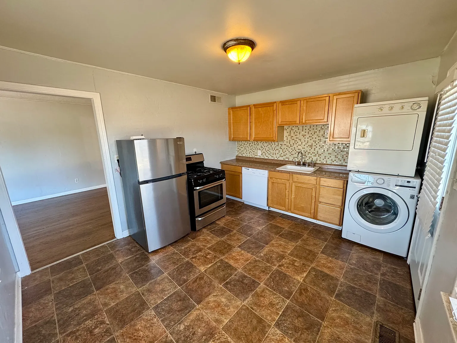 714 NW 52nd St — Photo 3