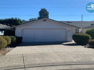 1467 Cameo Ct, Grants Pass, OR 97527